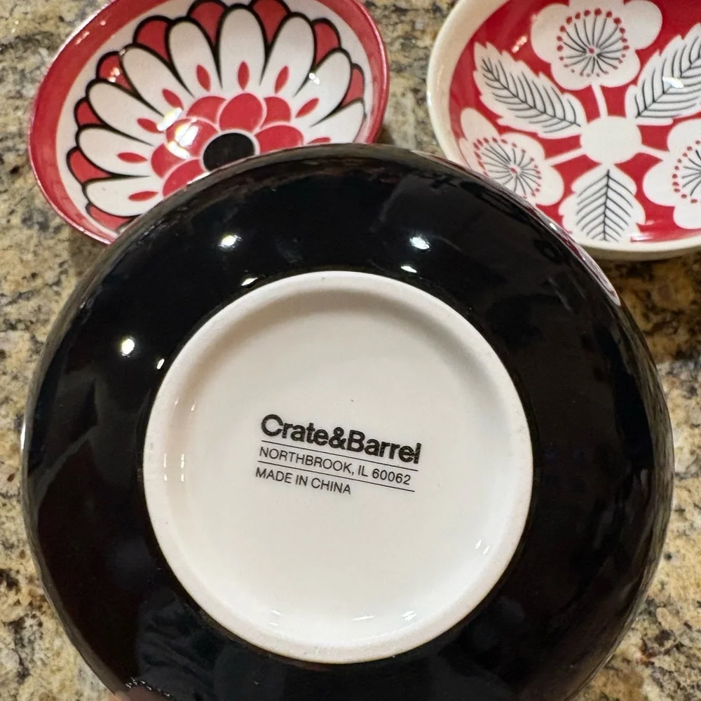 CRATE&BARREL NWT 3pc fortune garden stoneware nesting bowl set